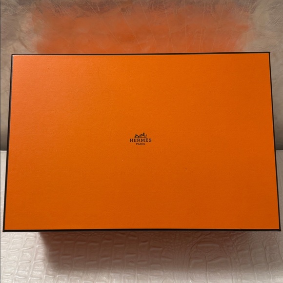 Hermes large storage sneakers, Chypre sandals , shoes  and storage box. - Picture 6 of 13